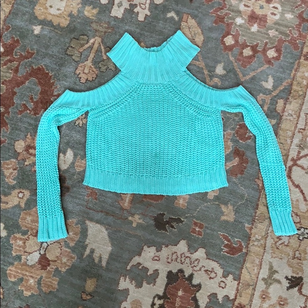 5 FOR $25. Crop sweater with shoulder cutouts